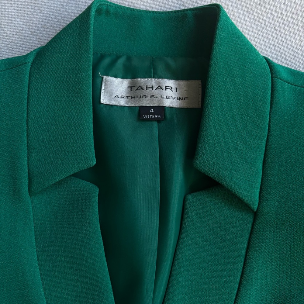 Tahari Arthur S. Levine Green Blazer & Skirt Suit Set Women’s Size 4 Elegant - Picture 3 of 15